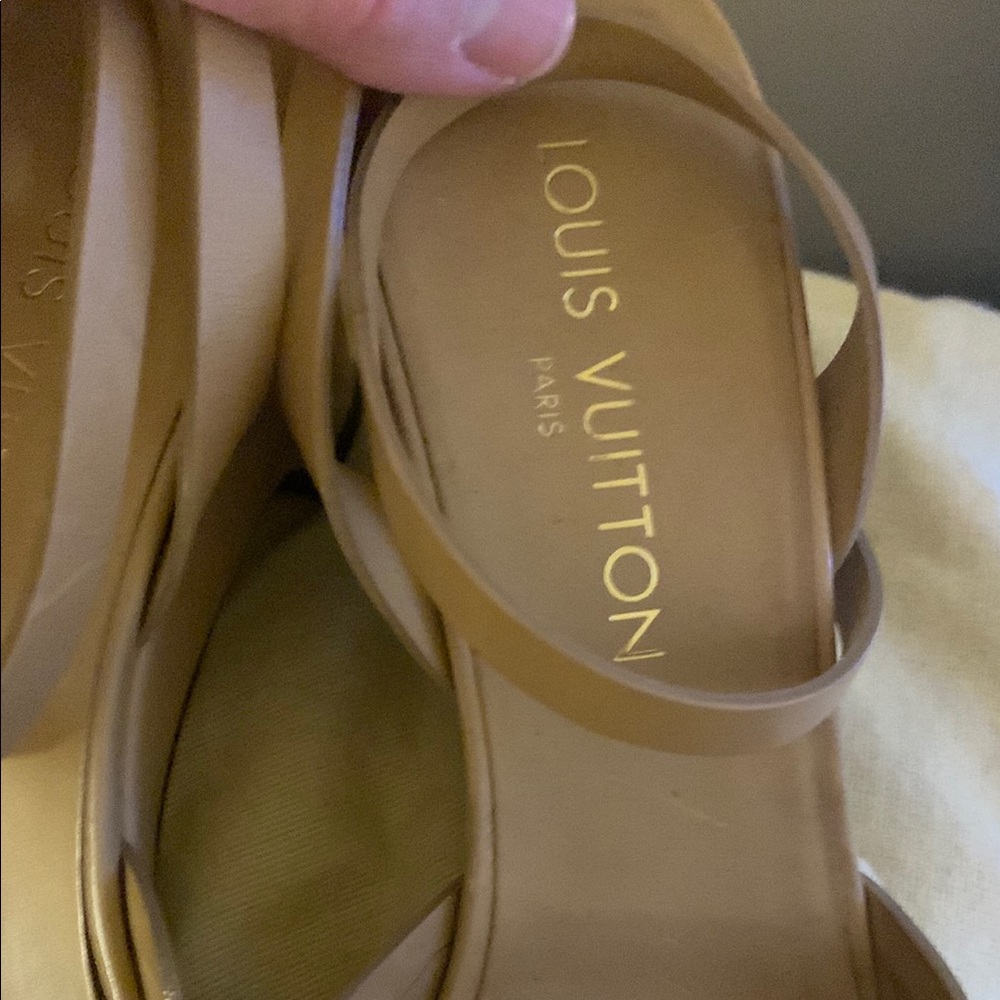Louis Vuitton Wedge Sandals with Leather Straps and Adjustable Ankle Closure - Picture 8 of 16